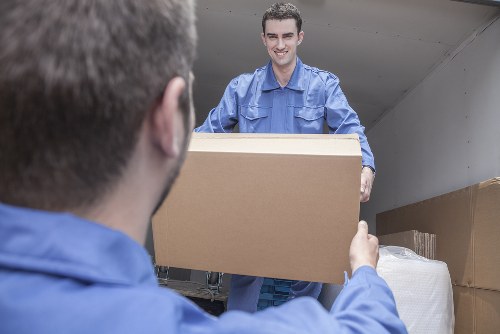 Final governing law and service acceptance for Finchley Man And Van